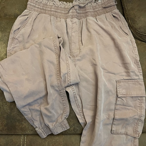 A& F Women’s Jogger Cargo Pant Mauve - Picture 3 of 3